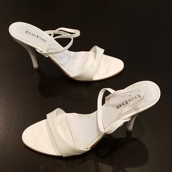 Bebe, womans size 7.5m white heel - Picture 3 of 16